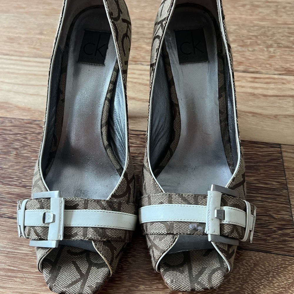 Calvin Klein - Size 39 - Picture 2 of 4